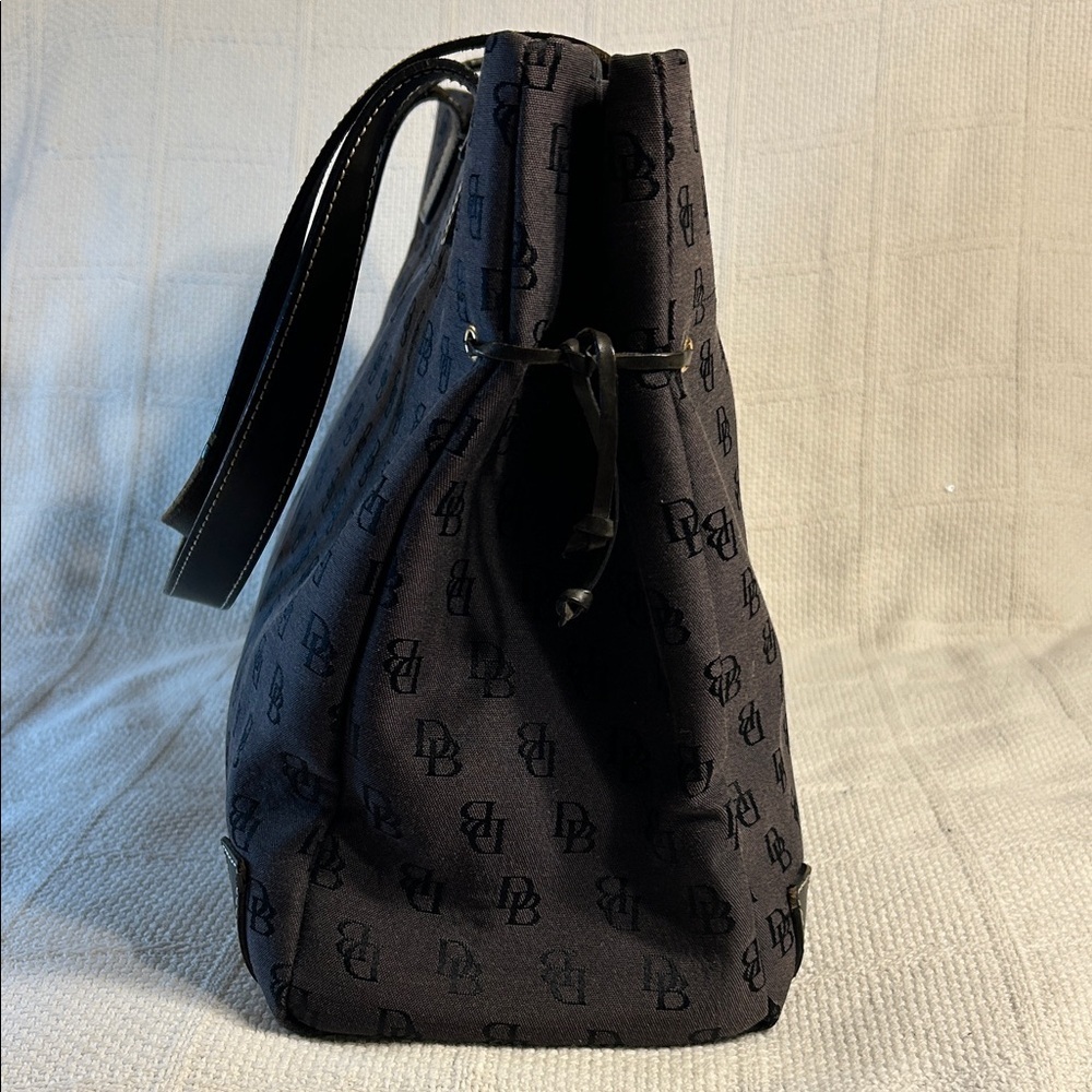 Dooney and Bourke Black and Gray Canvas Tote with Matching Key Ring and Pouch - Picture 4 of 10